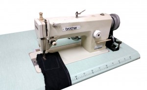 BROTHER DB2-B735-3 - occasion Machine à coudre industrielle Piqueuse plate