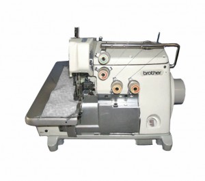 BROTHER EF4 B551 Surjeteuse industrielle 5 Fils