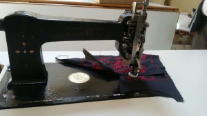 CORNELY A3 Machine à broder à manivelle