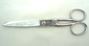 LOCAU (NOGENT)  Ciseaux lingère