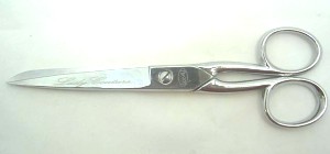 LOCAU (NOGENT)  Ciseaux lingère