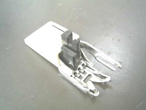 -  Pied de biche - Pieds presseurs - Semelles