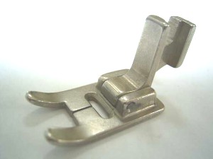 -  Pied de biche - Pieds presseurs - Semelles