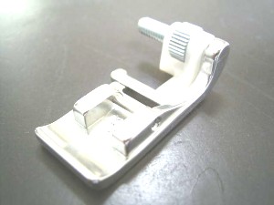 -  Pied de biche - Pieds presseurs - Semelles