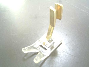 -  Pied de biche - Pieds presseurs - Semelles