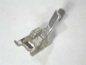 -  Pied de biche - Pieds presseurs - Semelles