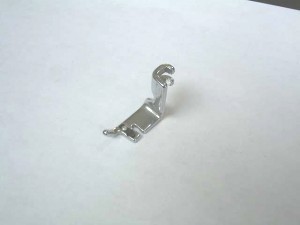 -  Pied de biche - Pieds presseurs - Semelles