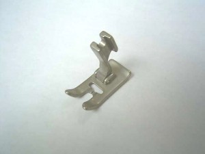 -  Pied de biche - Pieds presseurs - Semelles