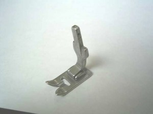 -  Pied de biche - Pieds presseurs - Semelles