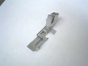 -  Pied de biche - Pieds presseurs - Semelles