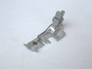 -  Pied de biche - Pieds presseurs - Semelles