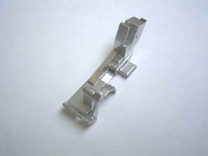 -  Pied de biche - Pieds presseurs - Semelles