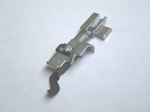 -  Pied de biche - Pieds presseurs - Semelles