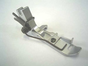 -  Pied de biche - Pieds presseurs - Semelles