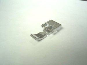 -  Pied de biche - Pieds presseurs - Semelles