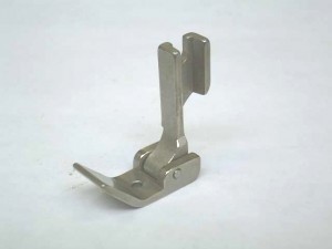 - 12144 HLB Pied de biche pour machine à coudre industrielle