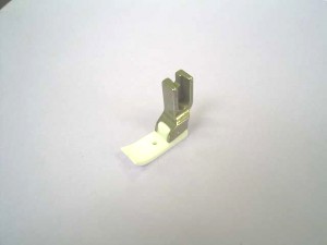  T-35-C Pied de biche pour machine à coudre industrielle