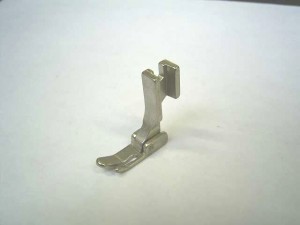 - P-361 Pied de biche pour machine à coudre industrielle