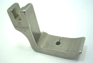 - P69D1/8 Pied de biche pour machine à coudre industrielle