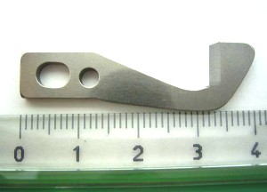  H004131 (396001-60) Couteaux surjeteuse