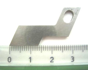 - X75233-001 Couteaux surjeteuse