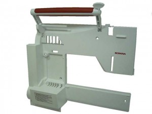 BERNINA  Face avant - Panneau