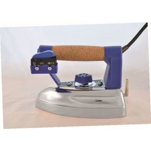  Kg. 1,600 Fer à repasser