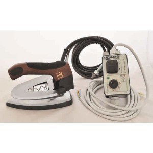  Kg. 1,500 Fer à repasser