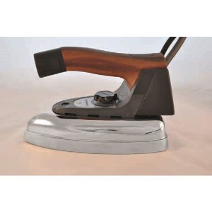  Kg. 1,850 Fer à repasser