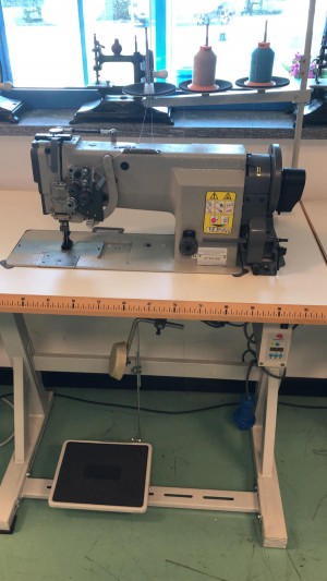 FOX WF 926-SNB Machine à coudre industrielle à triple entrainement double aiguille