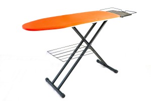 FOX CONFORT Table de repassage triangulaire et pointue industrielle