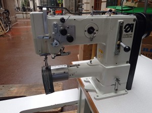 Durkopp ADLER 269 d'ocassion Machine à coudre industrielle à triple entrainement canon