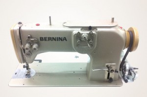 BERNINA 217 - occasion Machine à coudre Zig-Zag industrielle 3 points
