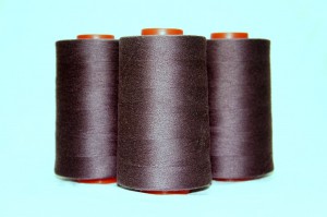 COATS 03915 Aubergine Fils à coudre standard