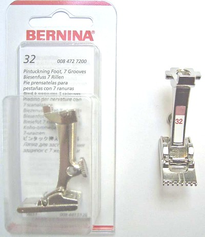 BERNINA 7 NERVURES N 32 PIED DE BICHE BERNINA 7 NERVURES N32 (130) Pied de biche - Pieds presseurs / Semelles 3921