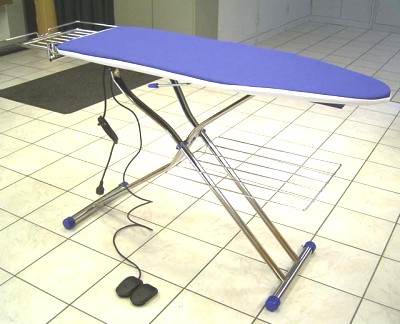 Table de repassage pointue pliante VAP100