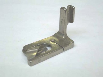 Pied de biche pour machine à coudre industrielle OURLEUR 11MM (095)