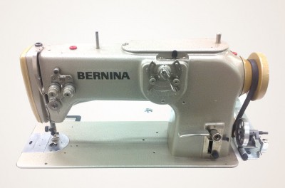 Machine à coudre et à broder Zig-Zag BERNINA 217 industrielle broderie par cames 