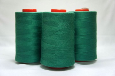 COMETA 0250F Cône de fils a coudre polyester 100% 5000 mètres vert Fils standard 5000m 11184